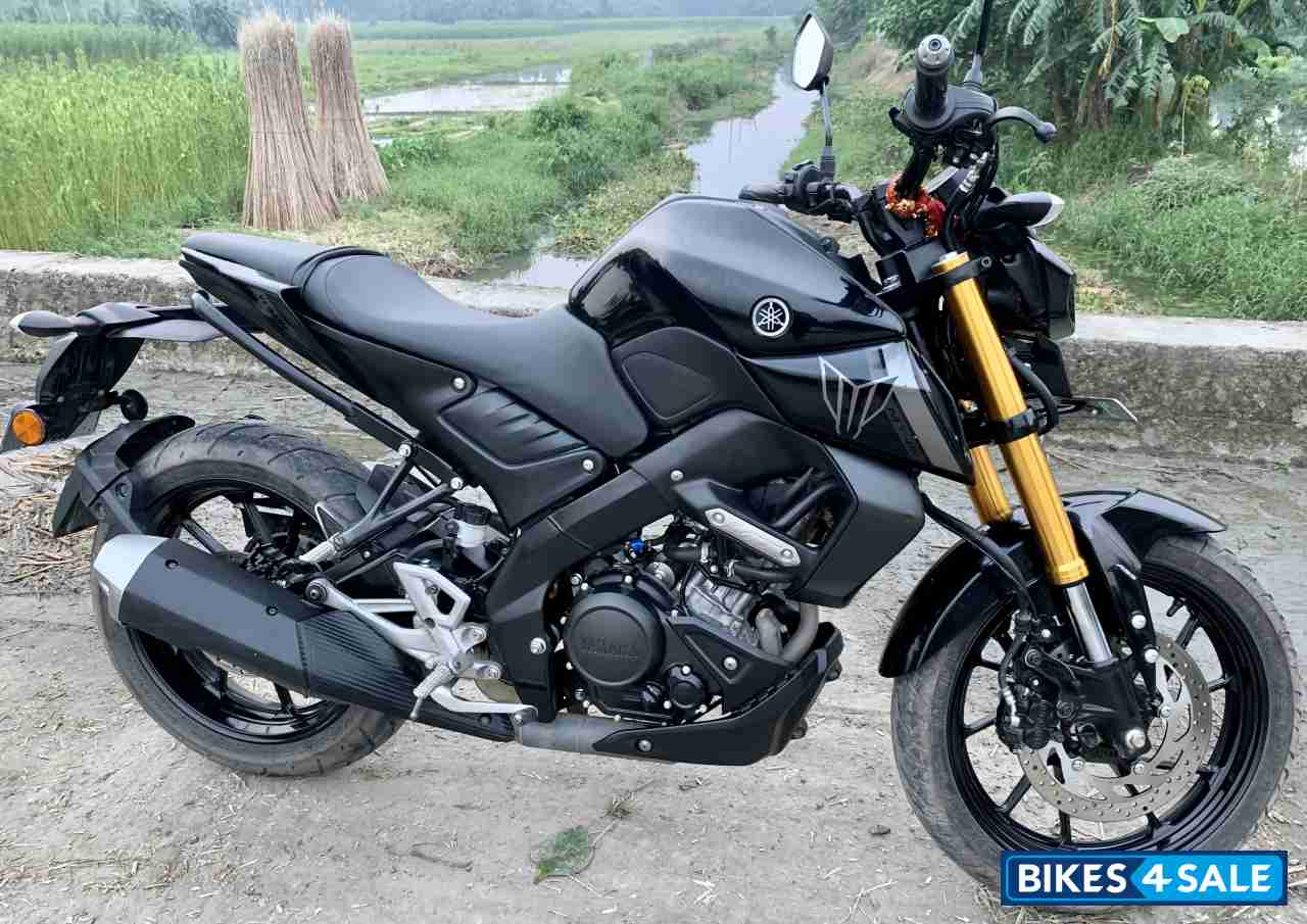Black Yamaha MT-15 BS6 Black Yamaha MT-15 BS6