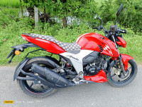 Red TVS Apache RTR 160 4V BS6