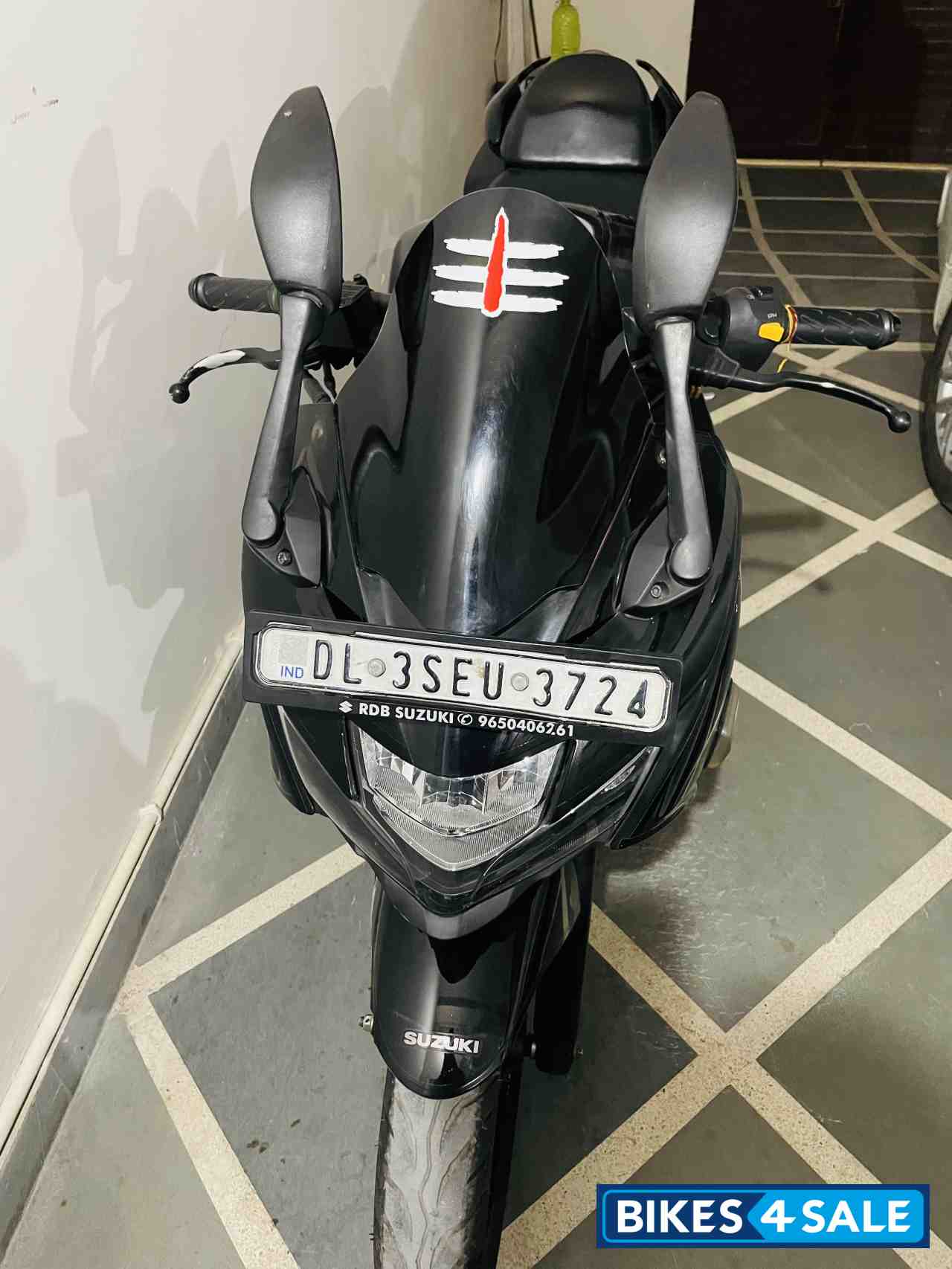 Black Suzuki Gixxer SF BS6 Black Suzuki Gixxer SF BS6