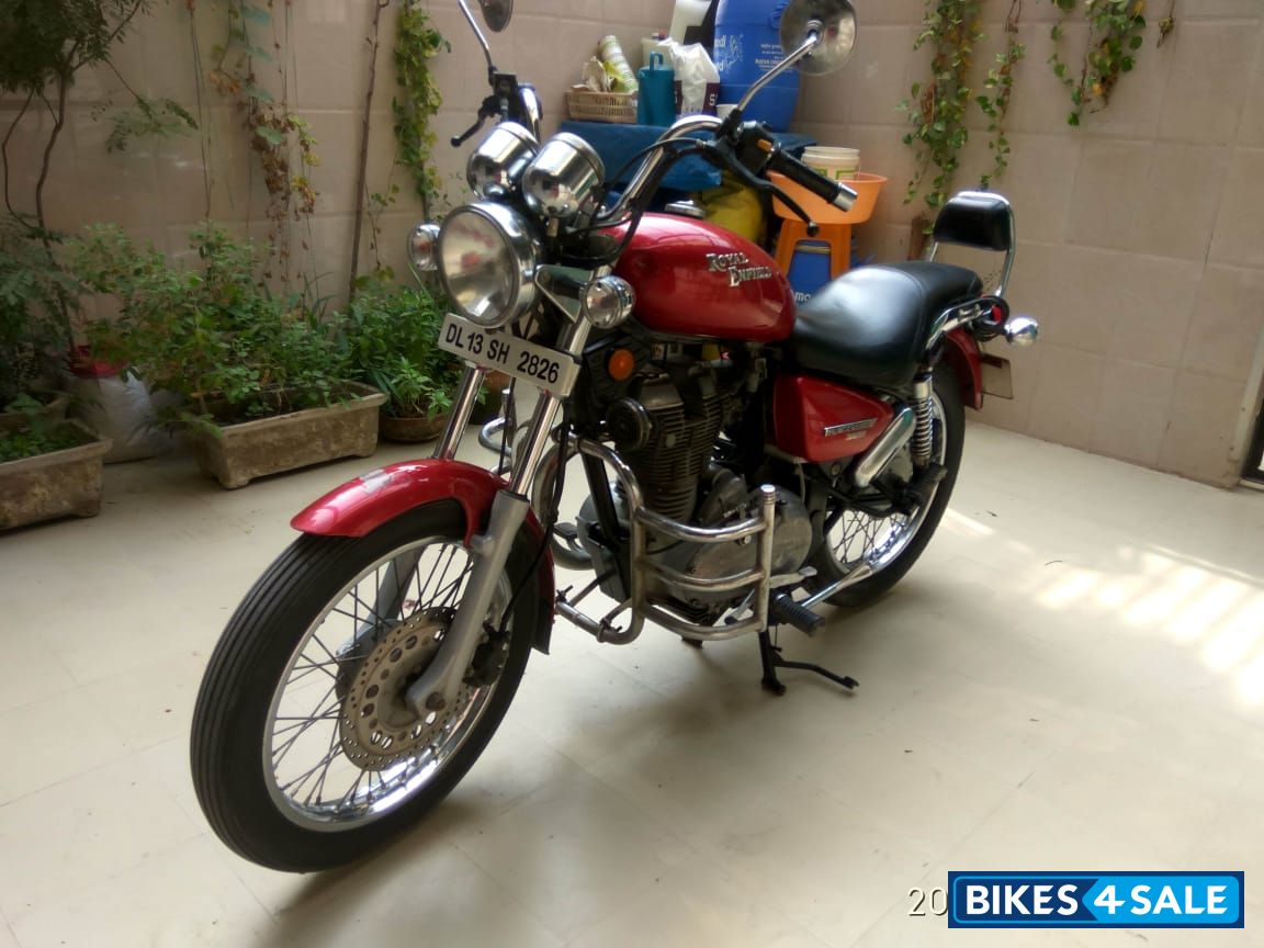 Red Royal Enfield Thunderbird 350 Red Royal Enfield Thunderbird 350