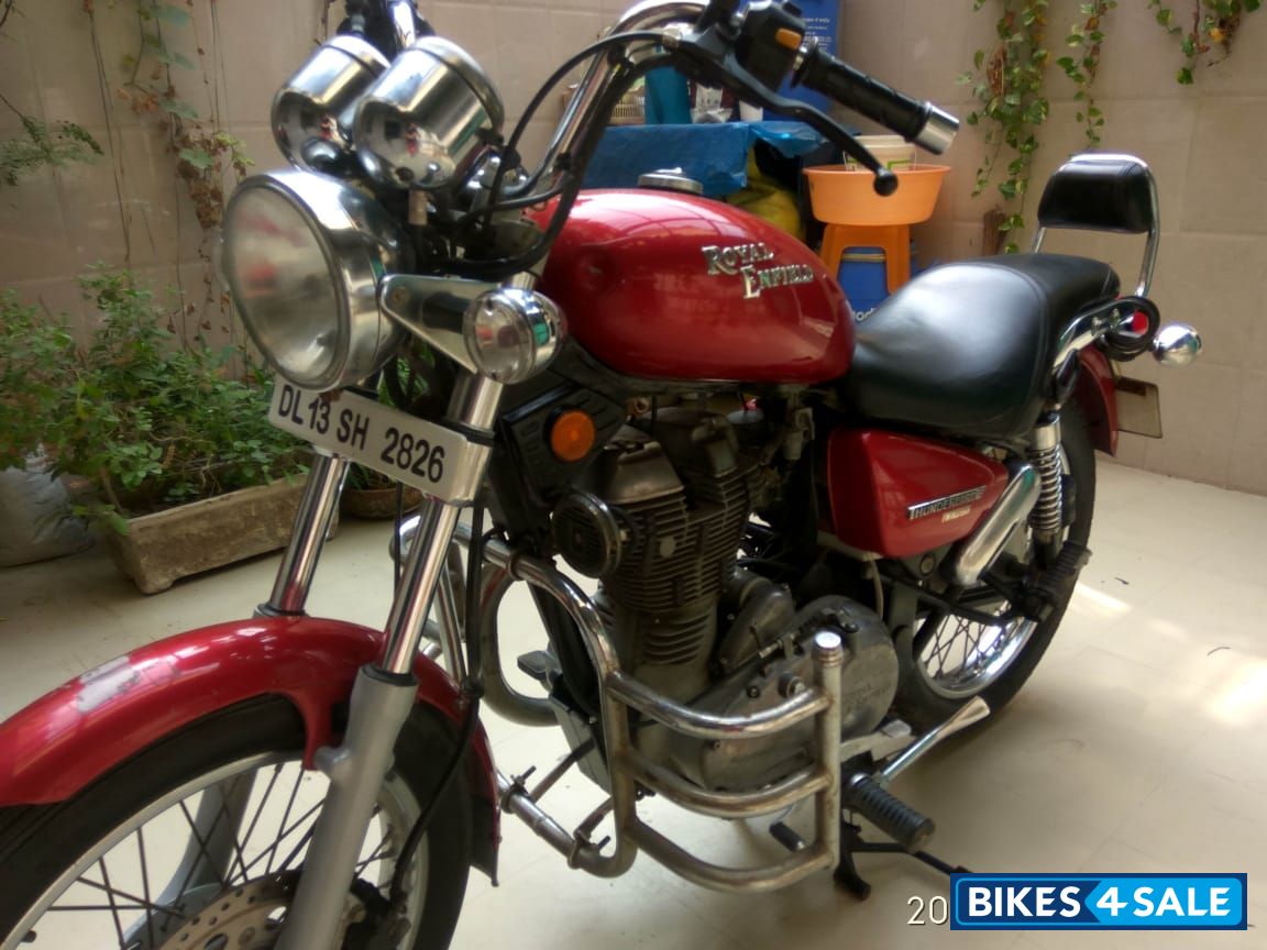 Red Royal Enfield Thunderbird 350 Red Royal Enfield Thunderbird 350