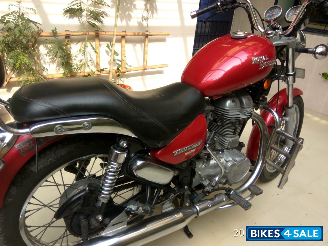 Red Royal Enfield Thunderbird 350 Red Royal Enfield Thunderbird 350
