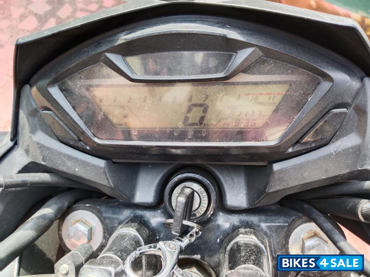 Black And Orange Metallic Oill Honda CB Hornet 160R Black And Orange Metallic Oill Honda CB Hornet 160R