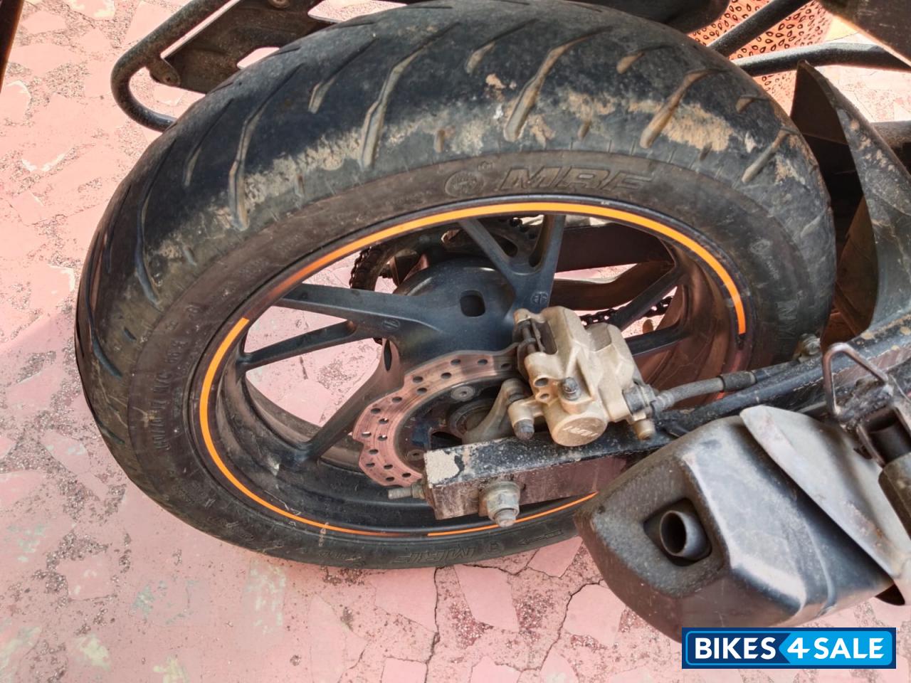 Black And Orange Metallic Oill Honda CB Hornet 160R Black And Orange Metallic Oill Honda CB Hornet 160R