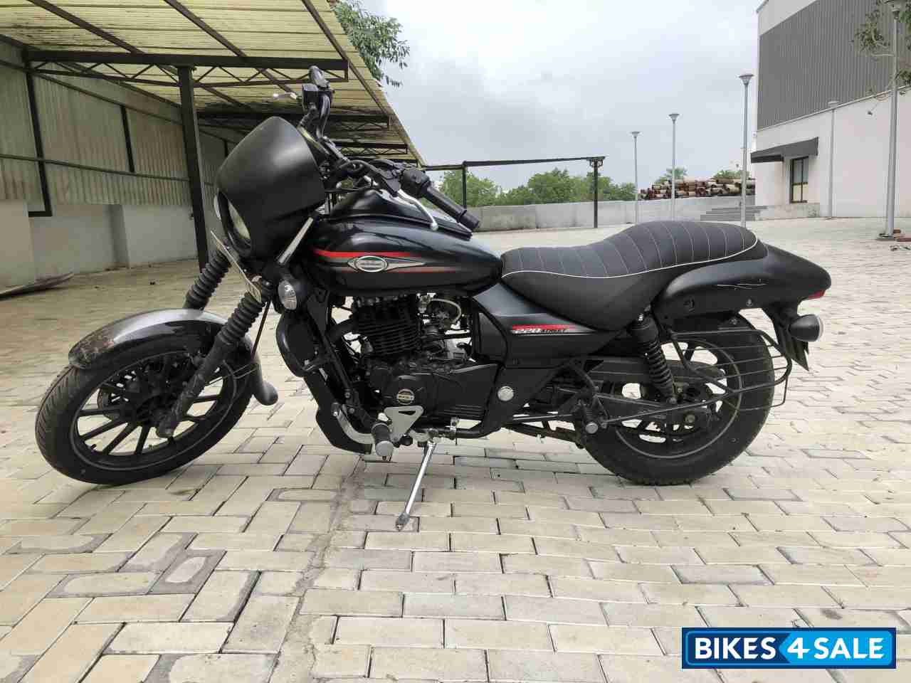 Matt Black Bajaj Avenger Street 220 Matt Black Bajaj Avenger Street 220