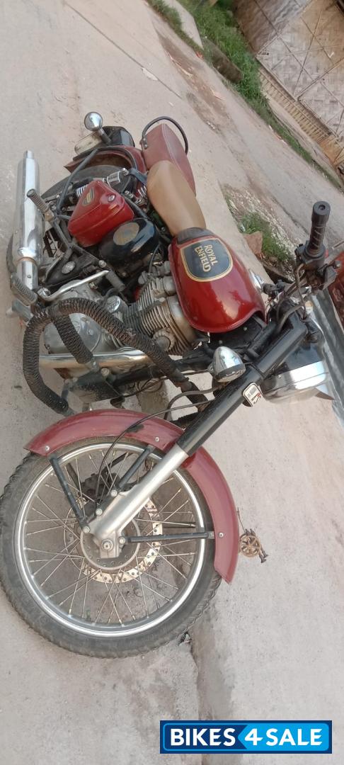 Royal Enfield Classic Classic 350 chestnut red Royal Enfield Classic Classic 350 chestnut red