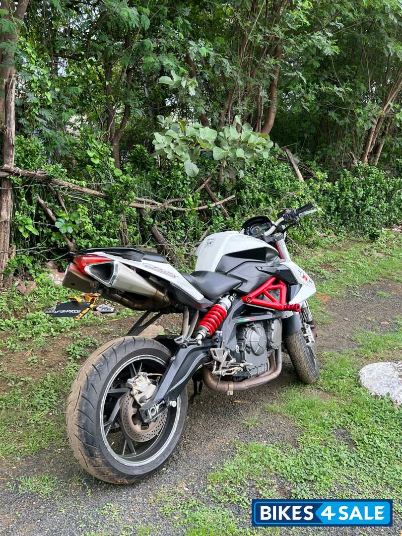 Benelli TNT 600 i Benelli TNT 600 i