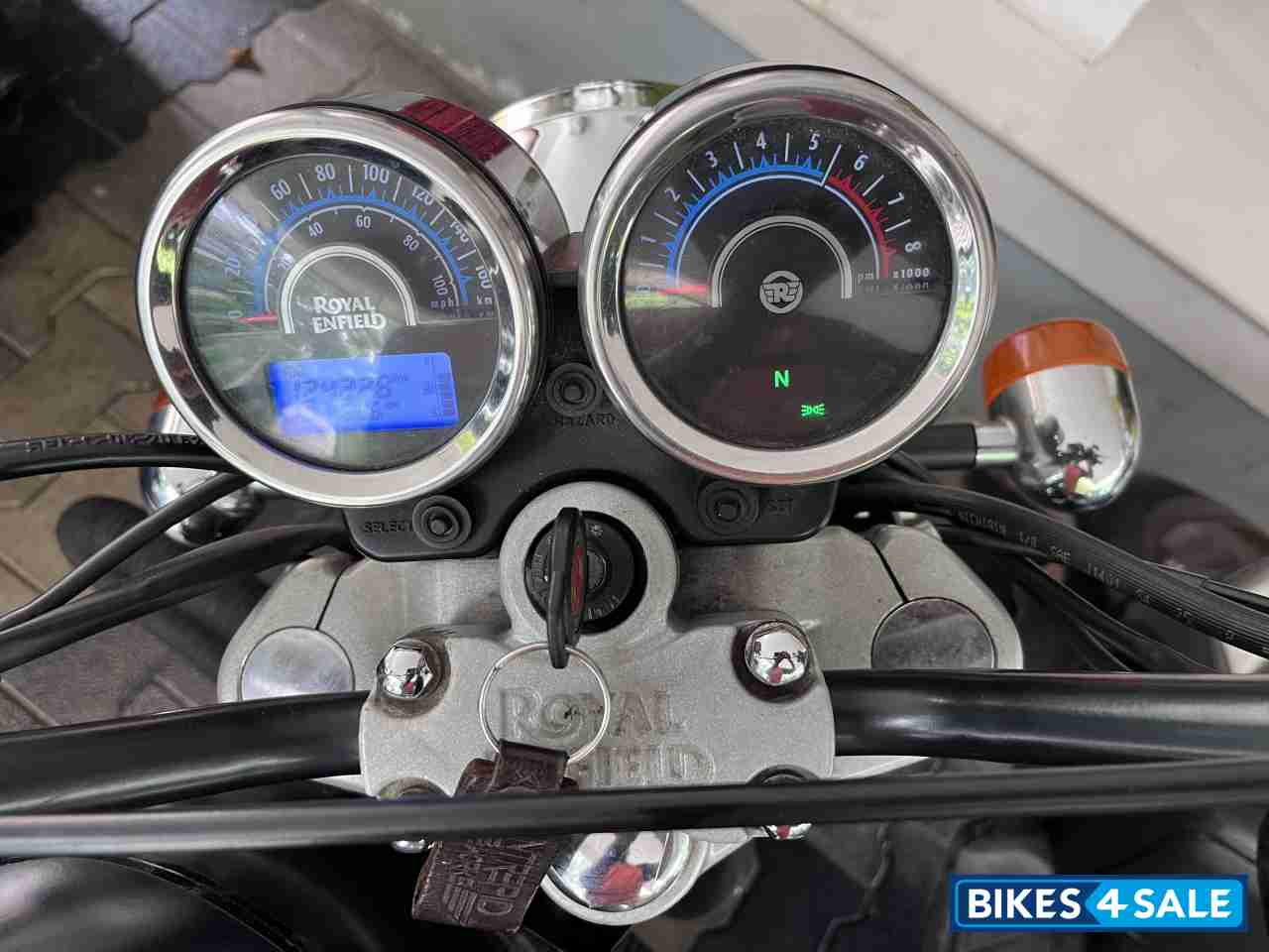 Black Royal Enfield Thunderbird 350 Black Royal Enfield Thunderbird 350