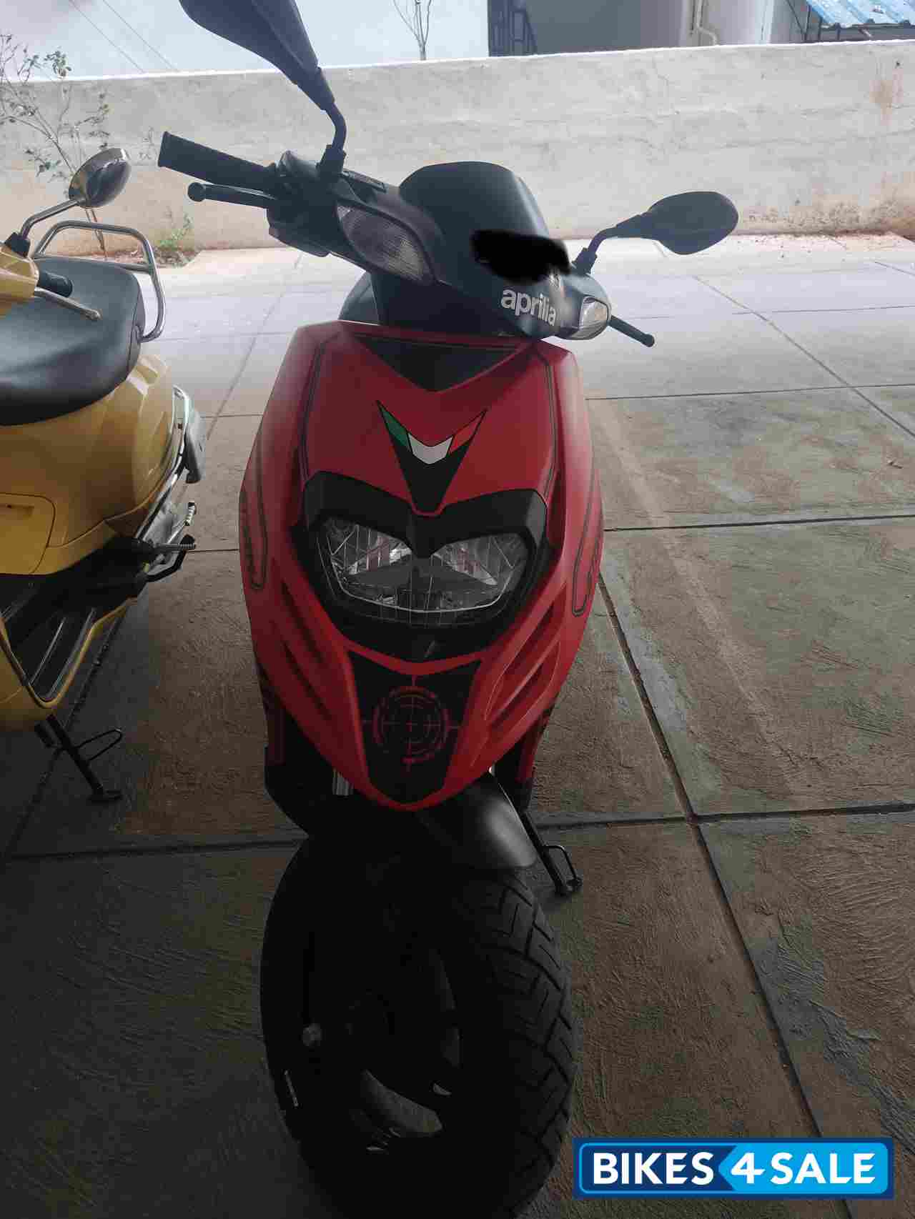 Matte Red Aprilia Storm 125