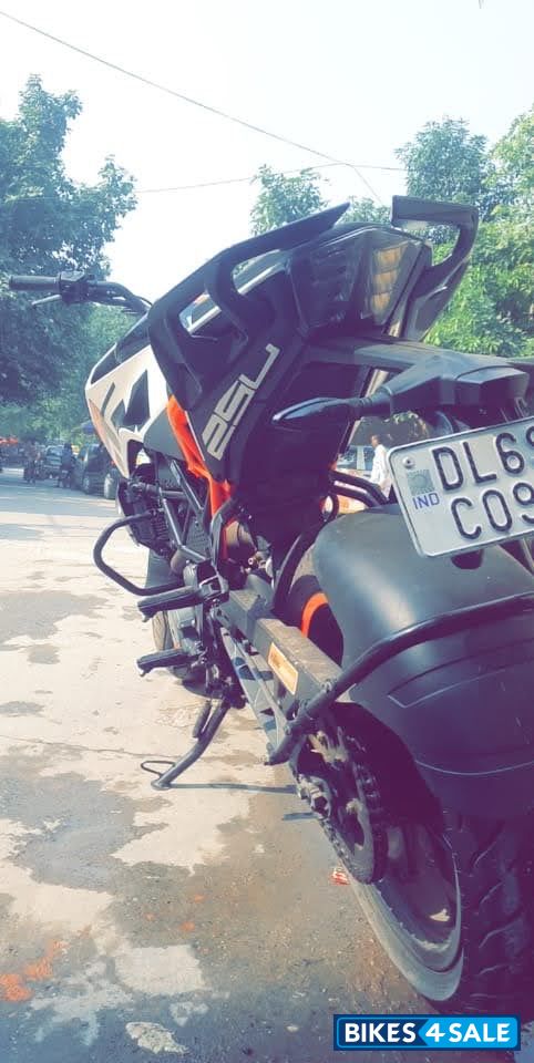 White KTM Duke 250 White KTM Duke 250