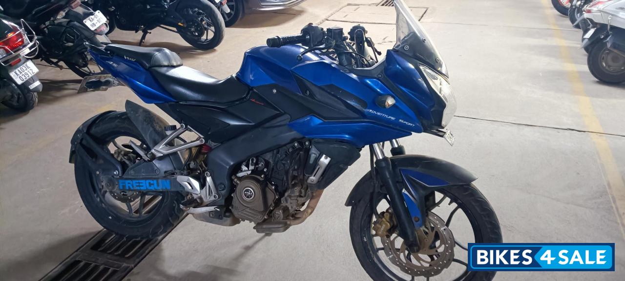 Blue Bajaj Pulsar AS 200 Blue Bajaj Pulsar AS 200