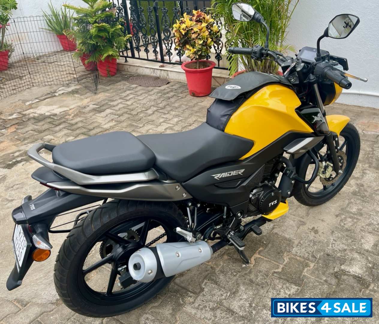 Yellow TVS Raider 125