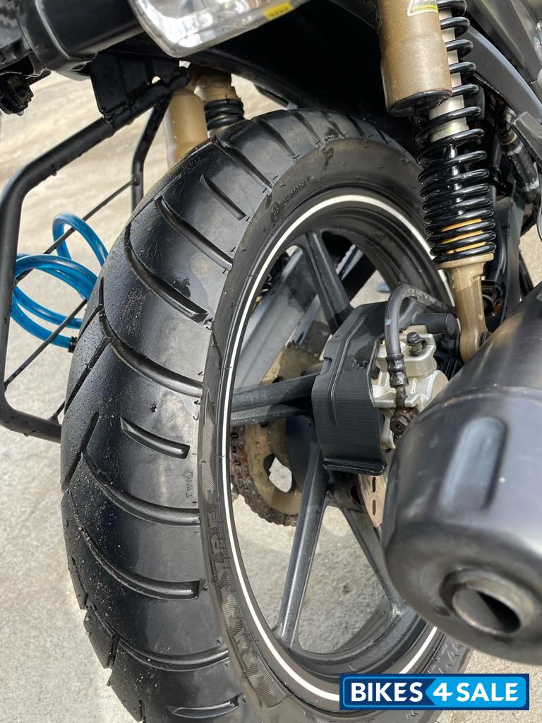 White TVS Apache RTR 180cc BSIV White TVS Apache RTR 180cc BSIV