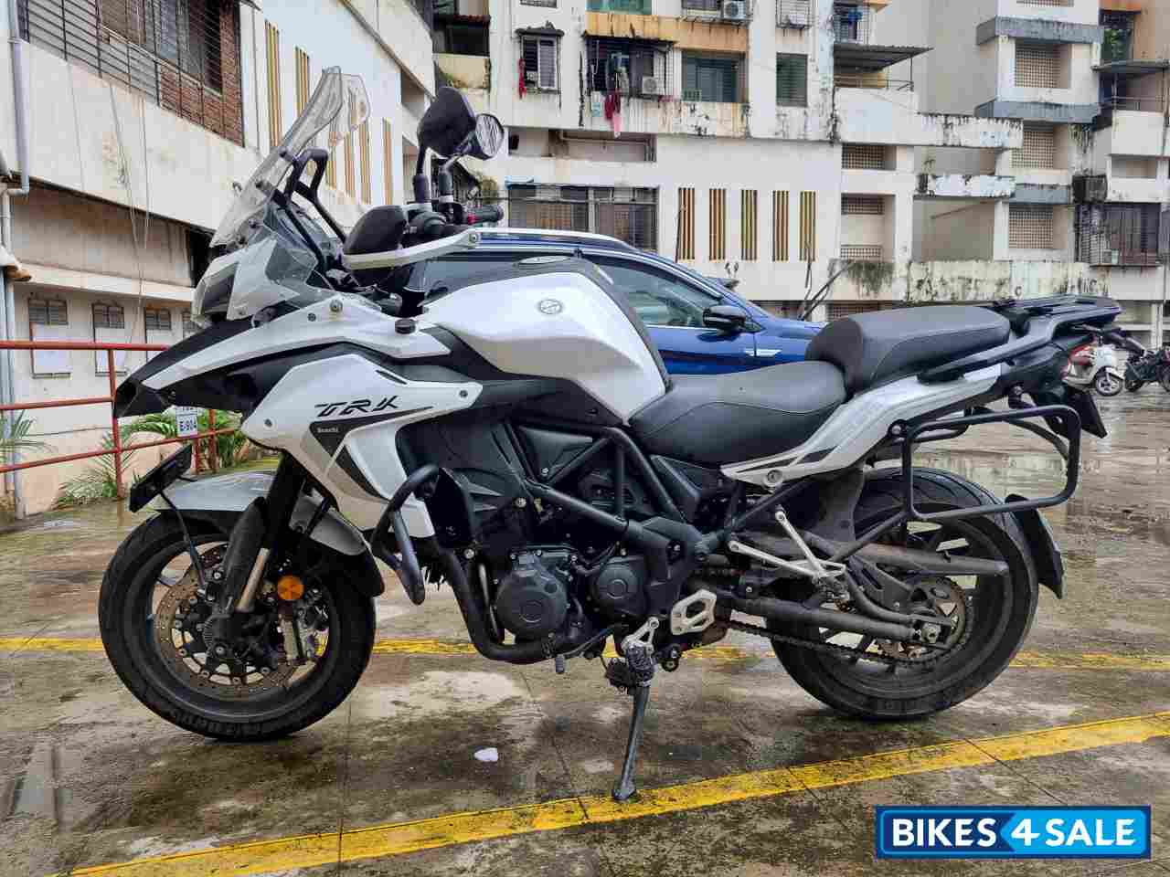 White Benelli TRK 502 BS6 White Benelli TRK 502 BS6