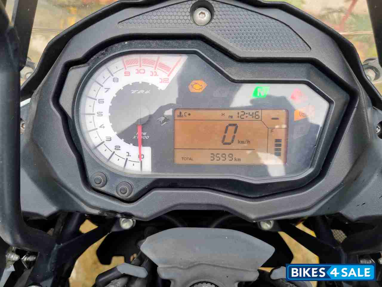 White Benelli TRK 502 BS6 White Benelli TRK 502 BS6