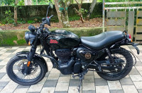 Factory Black Royal Enfield Hunter 350 Retro