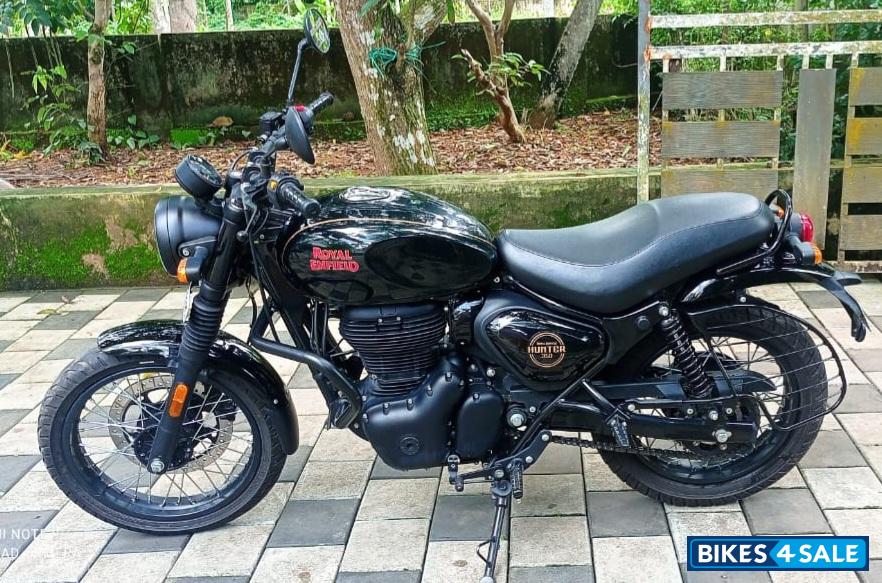 Factory Black Royal Enfield Hunter 350 Retro