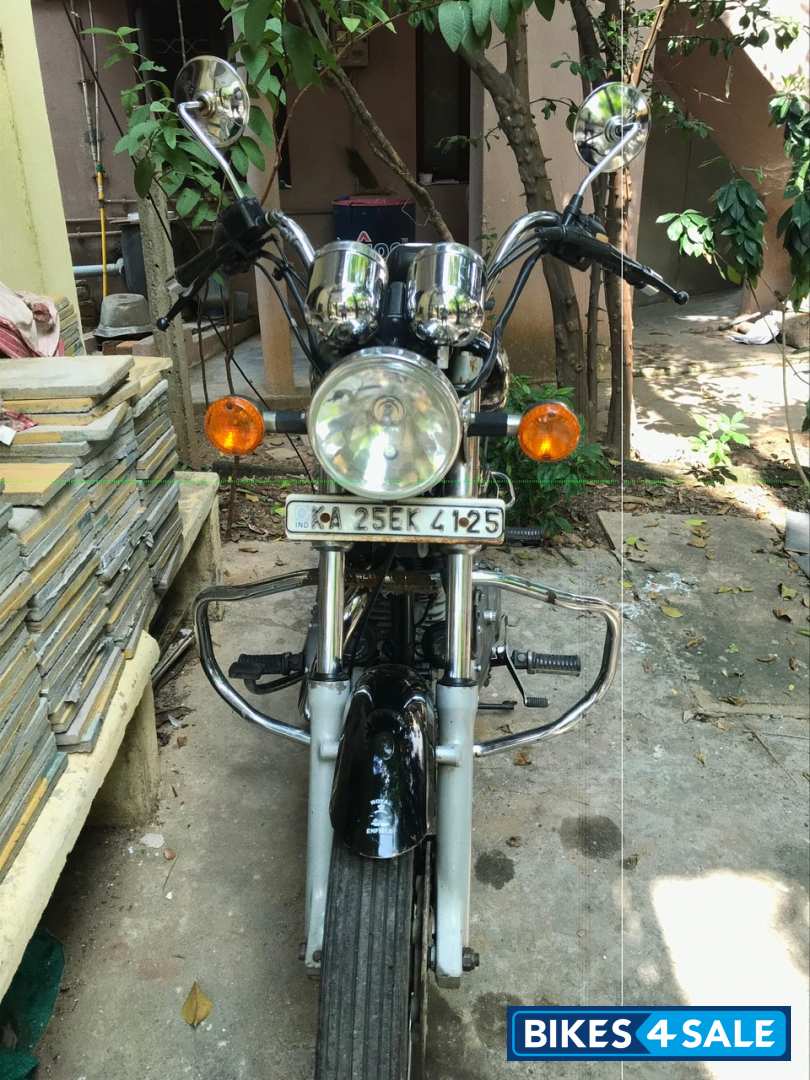 Black Royal Enfield Thunderbird TwinSpark 350 Black Royal Enfield Thunderbird TwinSpark 350