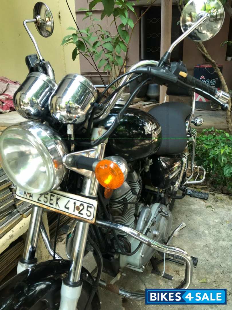 Black Royal Enfield Thunderbird TwinSpark 350 Black Royal Enfield Thunderbird TwinSpark 350