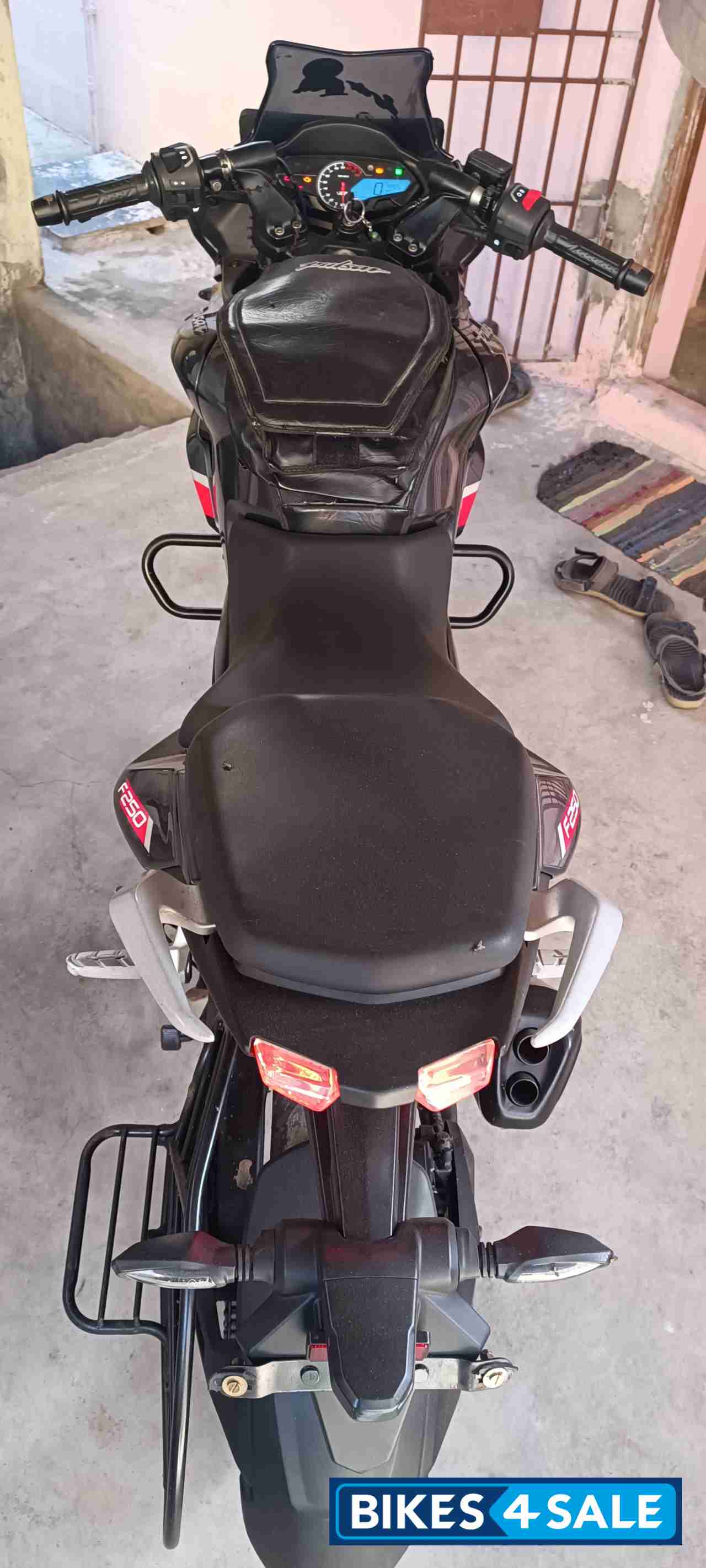 Gry Bajaj Pulsar F250 Gry Bajaj Pulsar F250