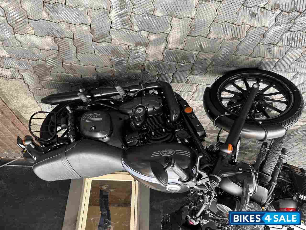 Black Jawa forty two BS6 Black Jawa forty two BS6