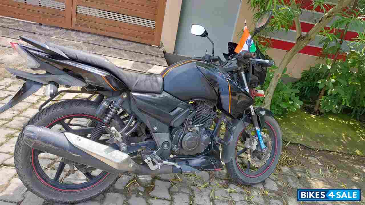 Black TVS Apache RTR 160 Black TVS Apache RTR 160