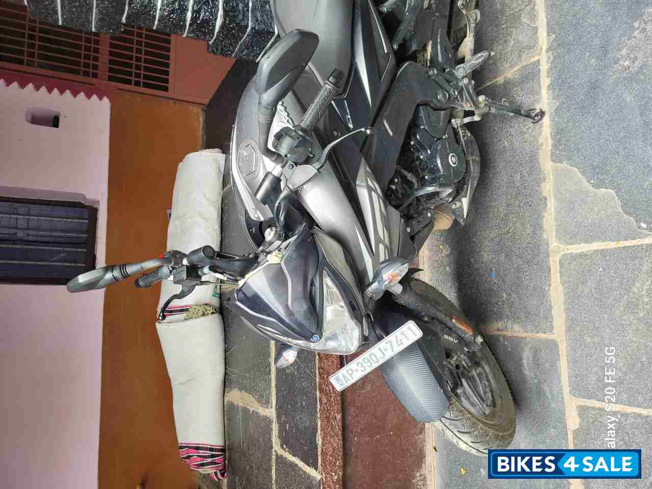 Gray Bajaj Pulsar NS 200 BS6 Gray Bajaj Pulsar NS 200 BS6