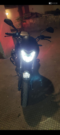 Midnight Blue Bajaj Dominar 400