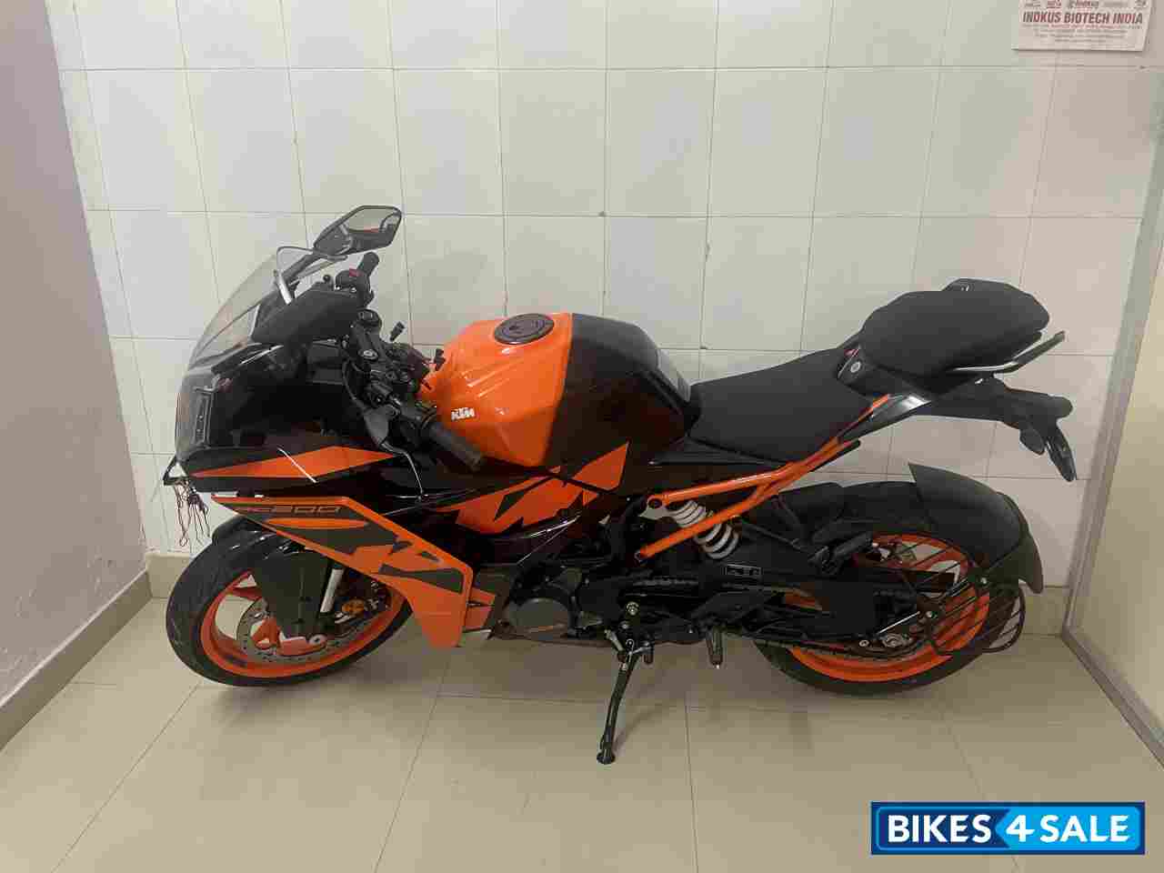 KTM Duke 200 ABS KTM Duke 200 ABS