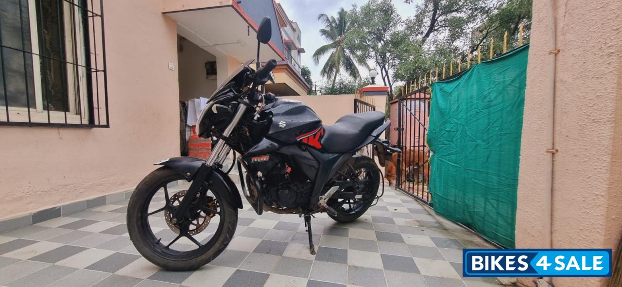 Suzuki Gixxer SF Suzuki Gixxer SF