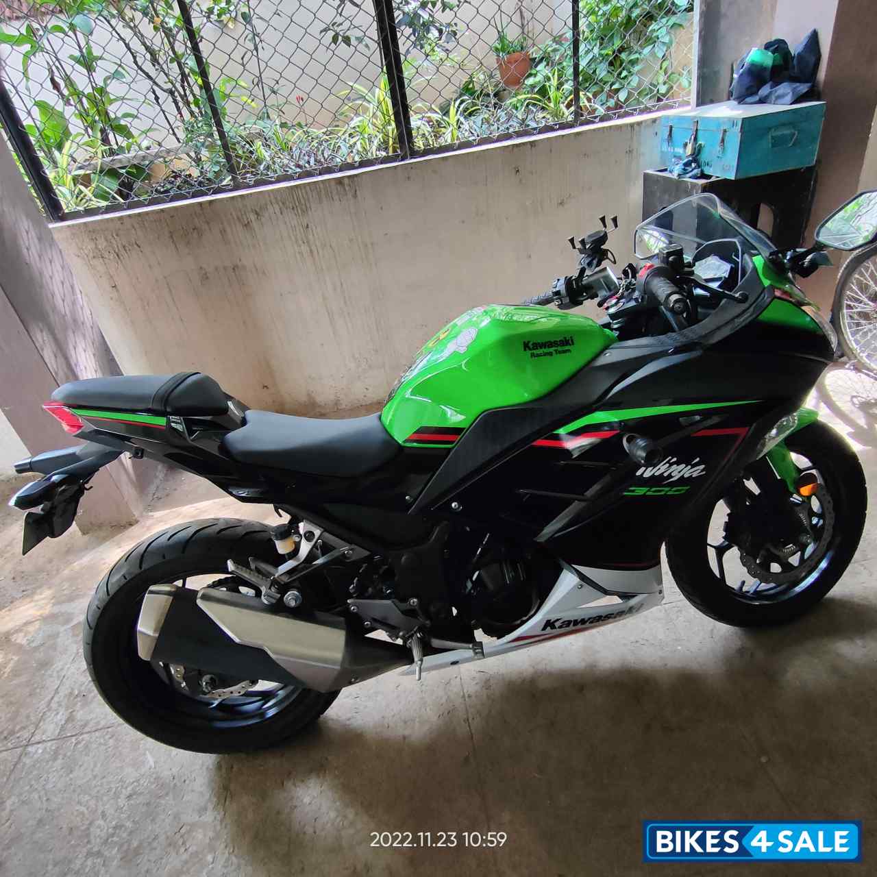 Kawasaki Ninja 300 BS6