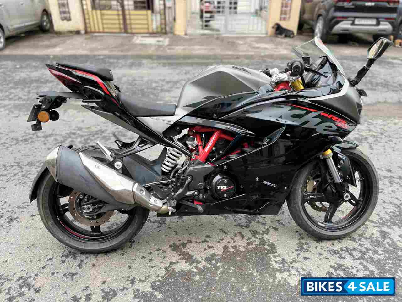 Black TVS Apache RR 310 2020 Black TVS Apache RR 310 2020