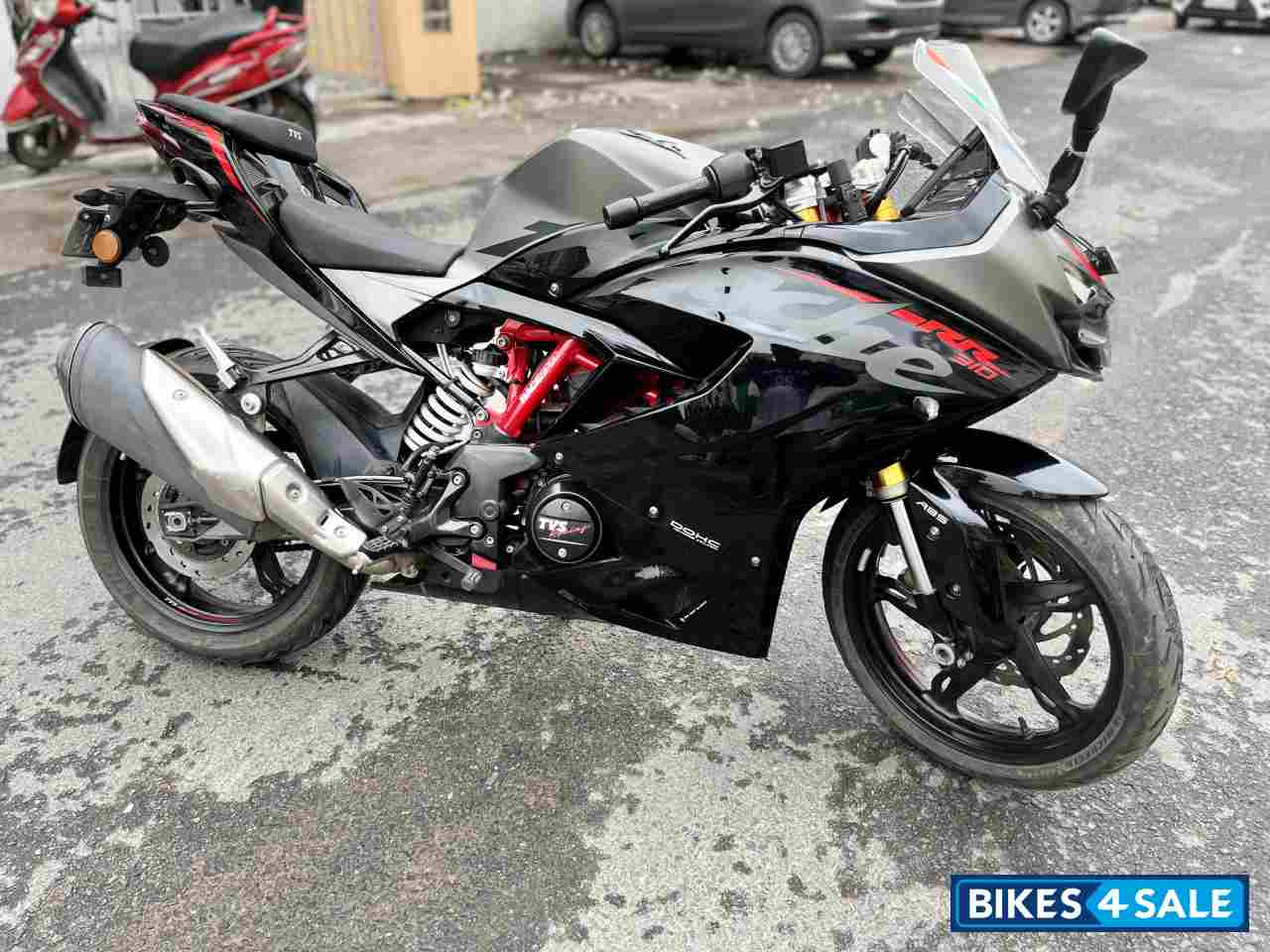 Black TVS Apache RR 310 2020 Black TVS Apache RR 310 2020
