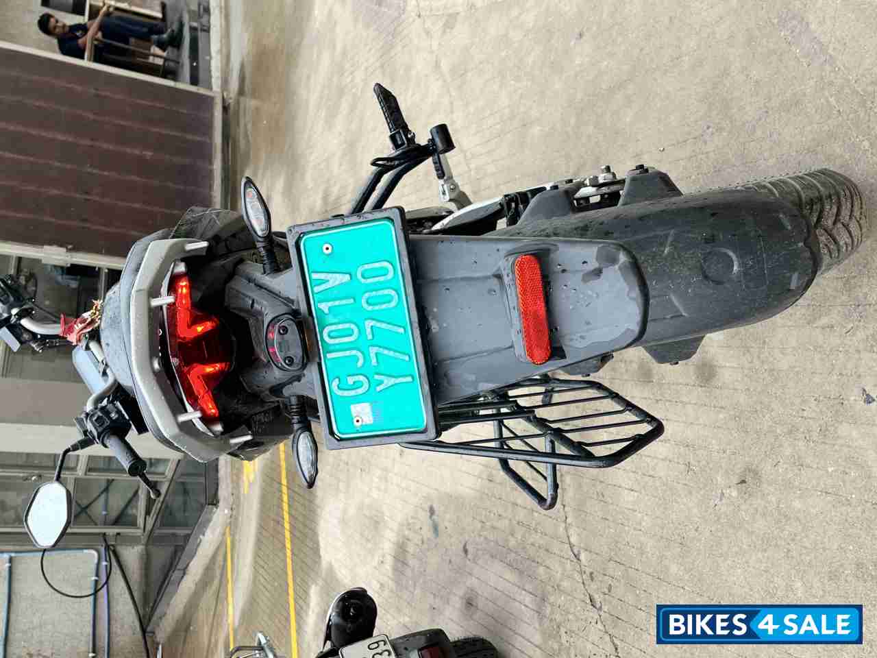 Revolt RV 400 Revolt RV 400