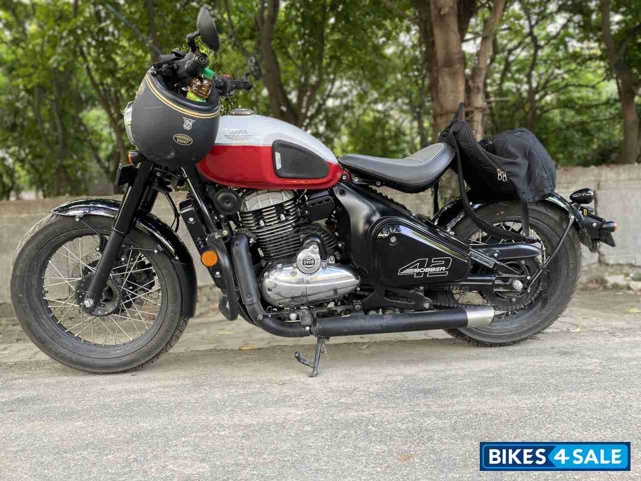 Jasper Red Jawa 42 Bobber Dual Channel ABS