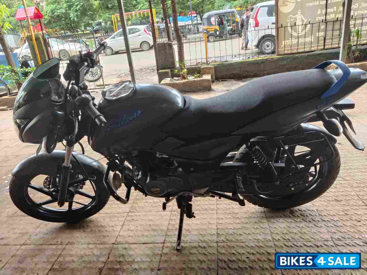 Charcoal Bajaj Pulsar 125 Charcoal Bajaj Pulsar 125