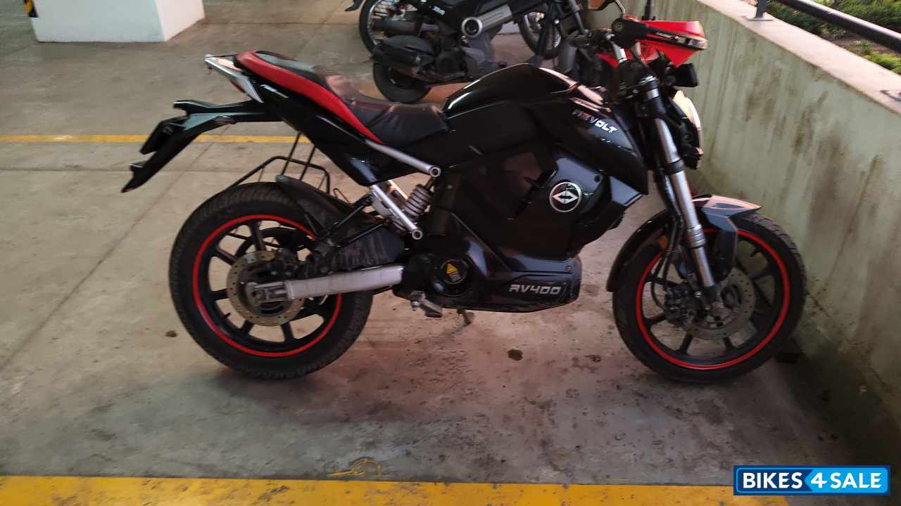 Revolt RV 400 Revolt RV 400