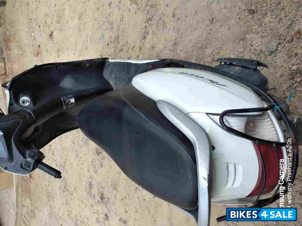 Pearl Sunbeam White Honda Activa Pearl Sunbeam White Honda Activa