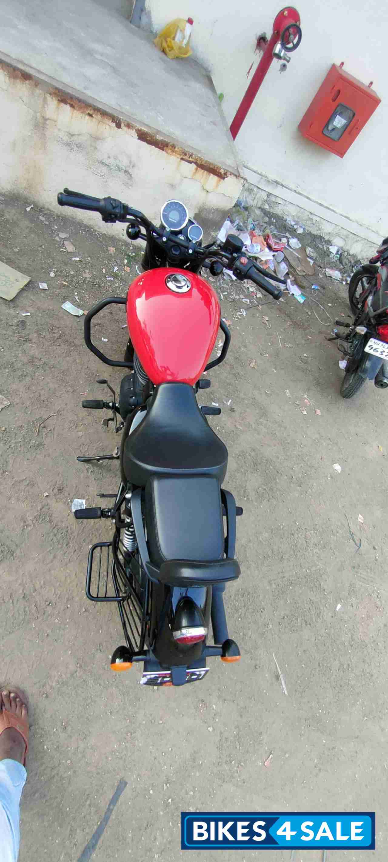 Red Royal Enfield Meteor 350 Fireball Red Royal Enfield Meteor 350 Fireball