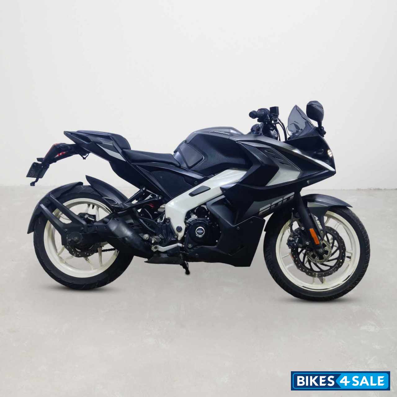 Bajaj Pulsar RS 200