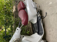 White Vespa Elegante 150