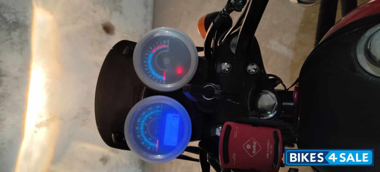 Red Royal Enfield Thunderbird X 350 Red Royal Enfield Thunderbird X 350