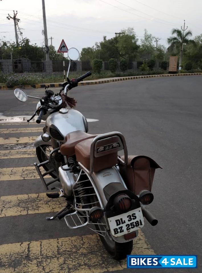 Silver Royal Enfield Classic 350 Silver Royal Enfield Classic 350