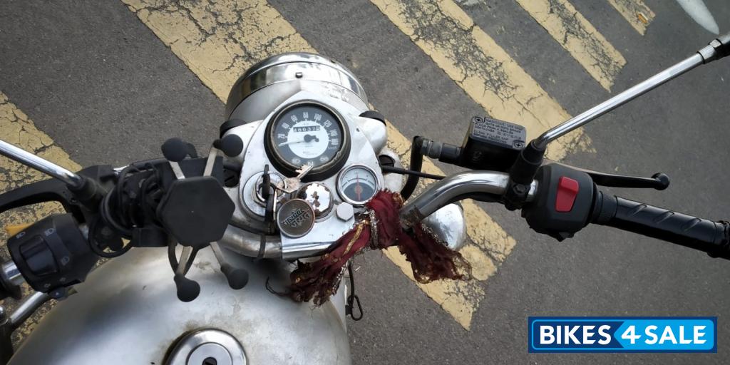 Silver Royal Enfield Classic 350 Silver Royal Enfield Classic 350