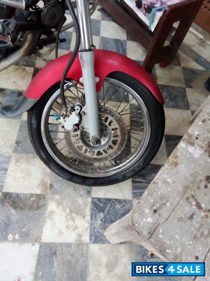 Bajaj Avenger 200 DTS-i Bajaj Avenger 200 DTS-i