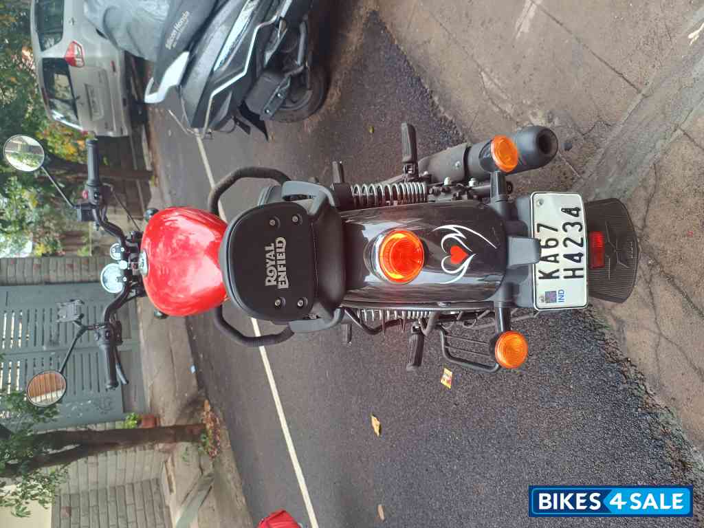 Red Royal Enfield Meteor 350 Fireball Red Royal Enfield Meteor 350 Fireball