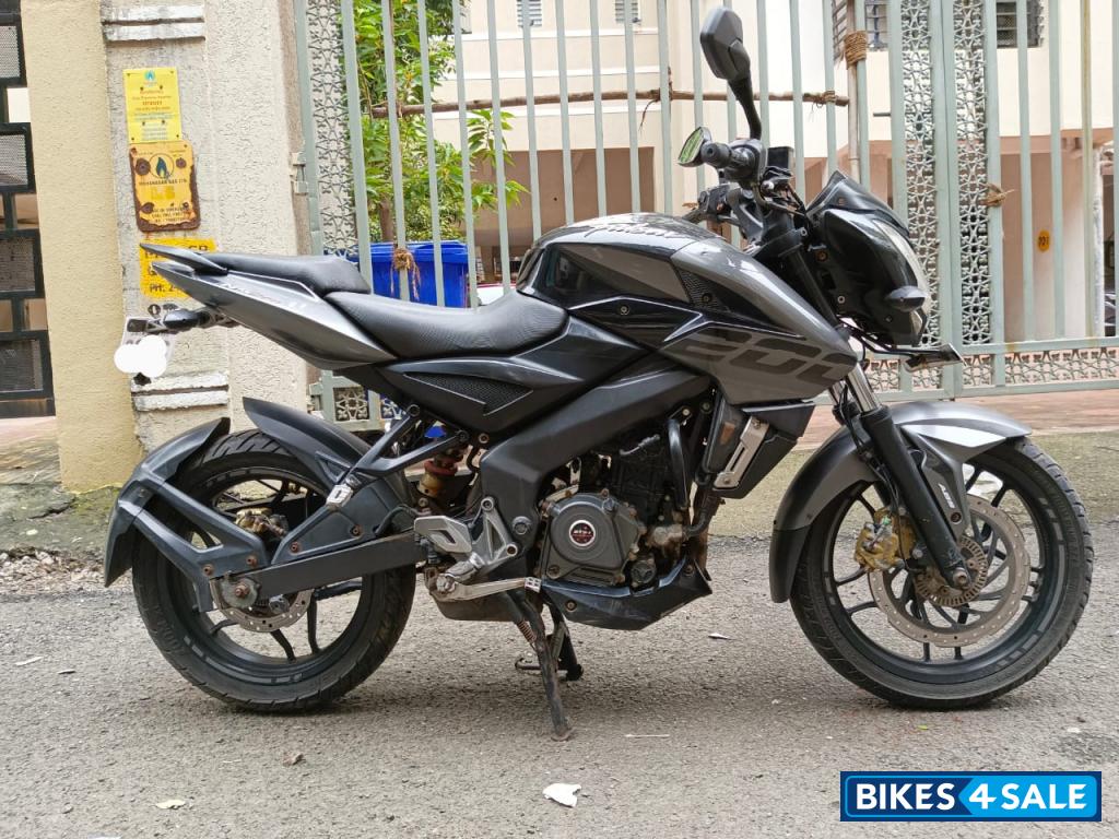 Black And Grey Bajaj Pulsar 200 NS ABS Black And Grey Bajaj Pulsar 200 NS ABS