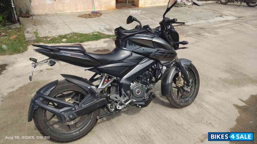 Bajaj Pulsar 200 NS ABS