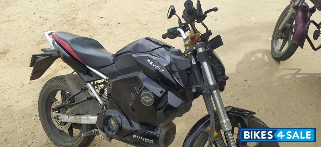 Balck Revolt RV 400 Balck Revolt RV 400