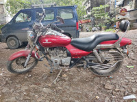 Red Bajaj Avenger 200 DTS-i